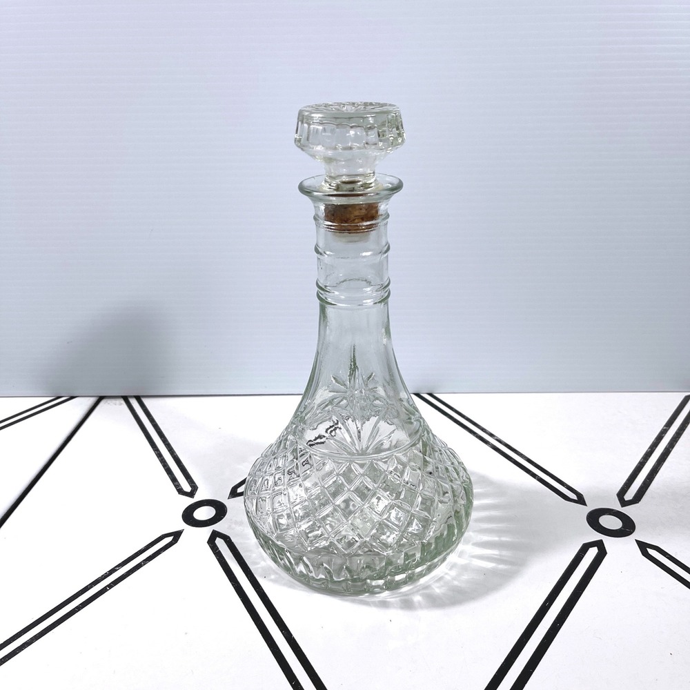 VTG Mogen David Cut Glass‎ Decanter Bottle w Cork Stopper 1980 Barware Genie